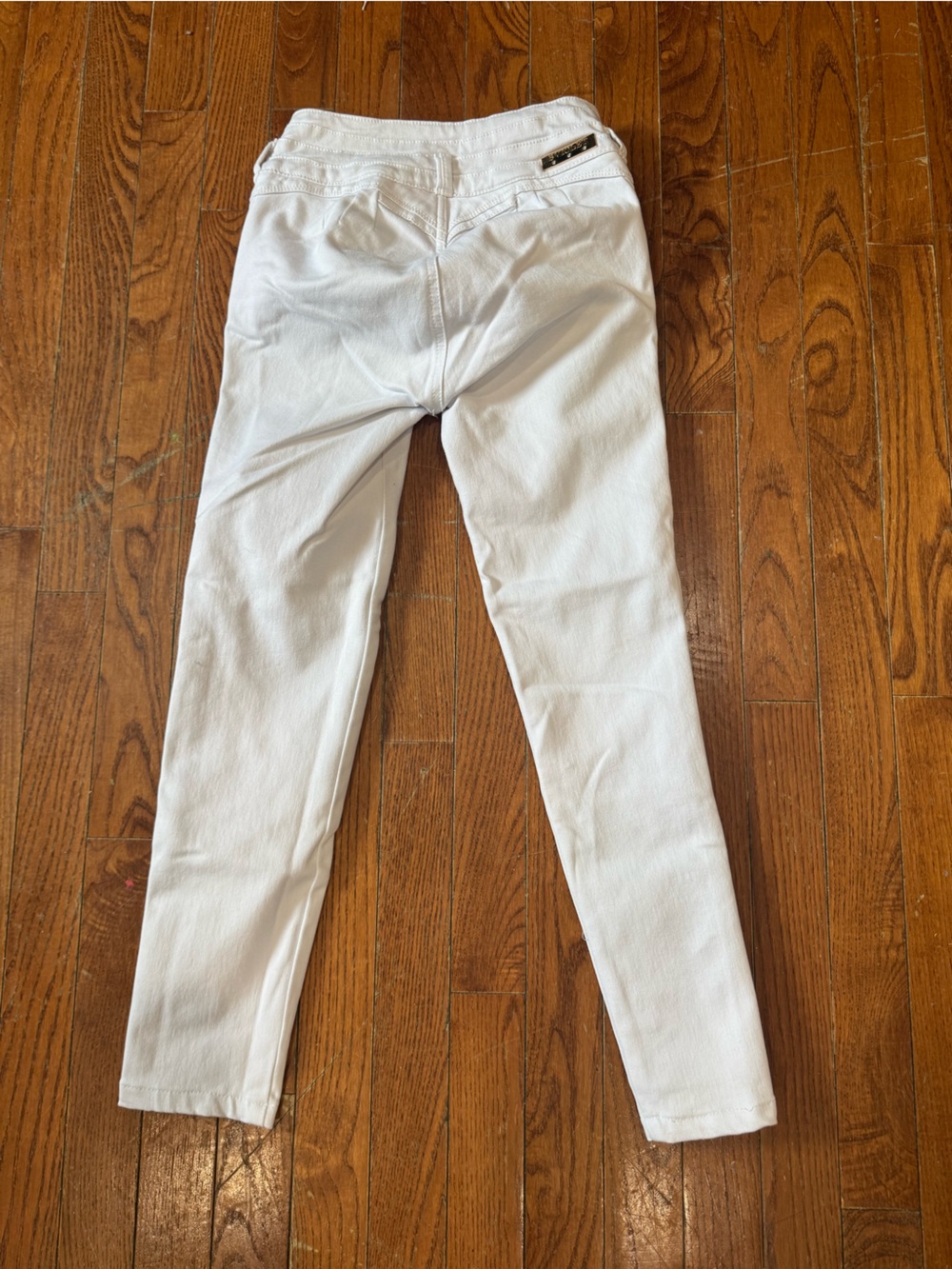 Women's High-Rise White Skinny Jeans - Sleek Slim Fit - Picture 6 of 8
